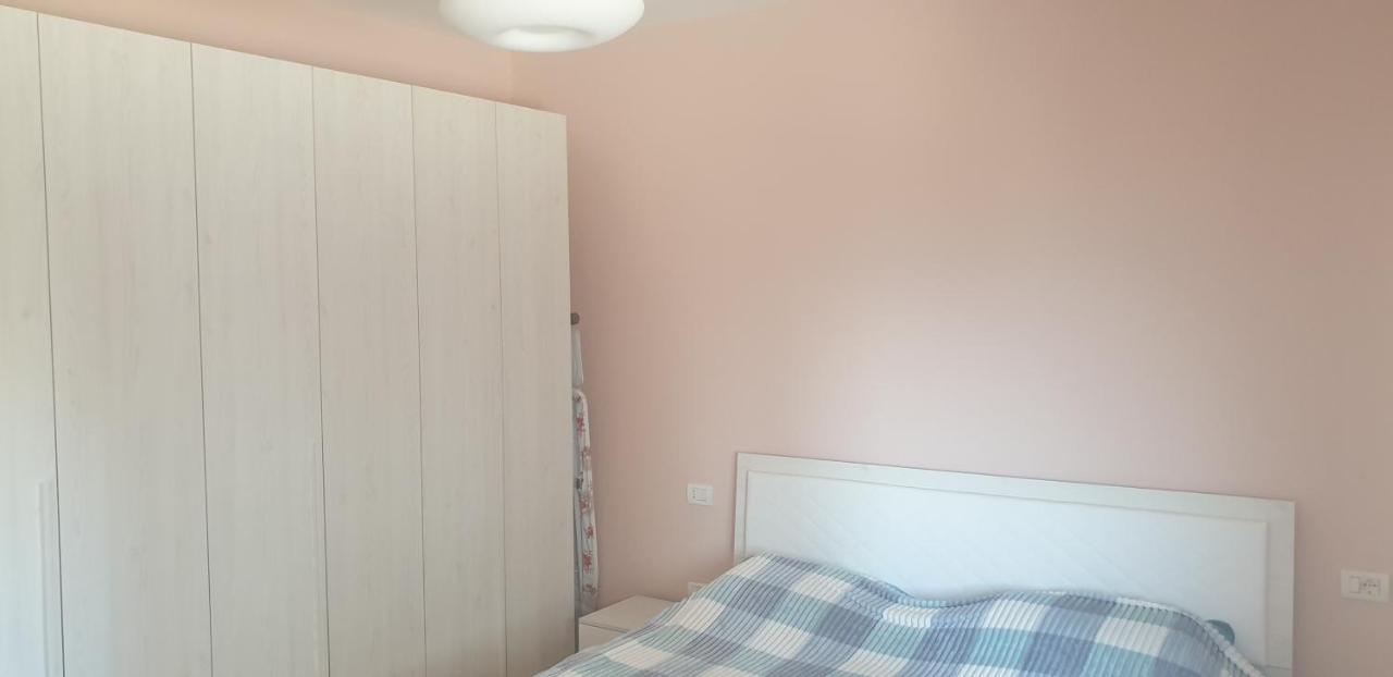 Beach View Apartment, Golem Dıraç Dış mekan fotoğraf