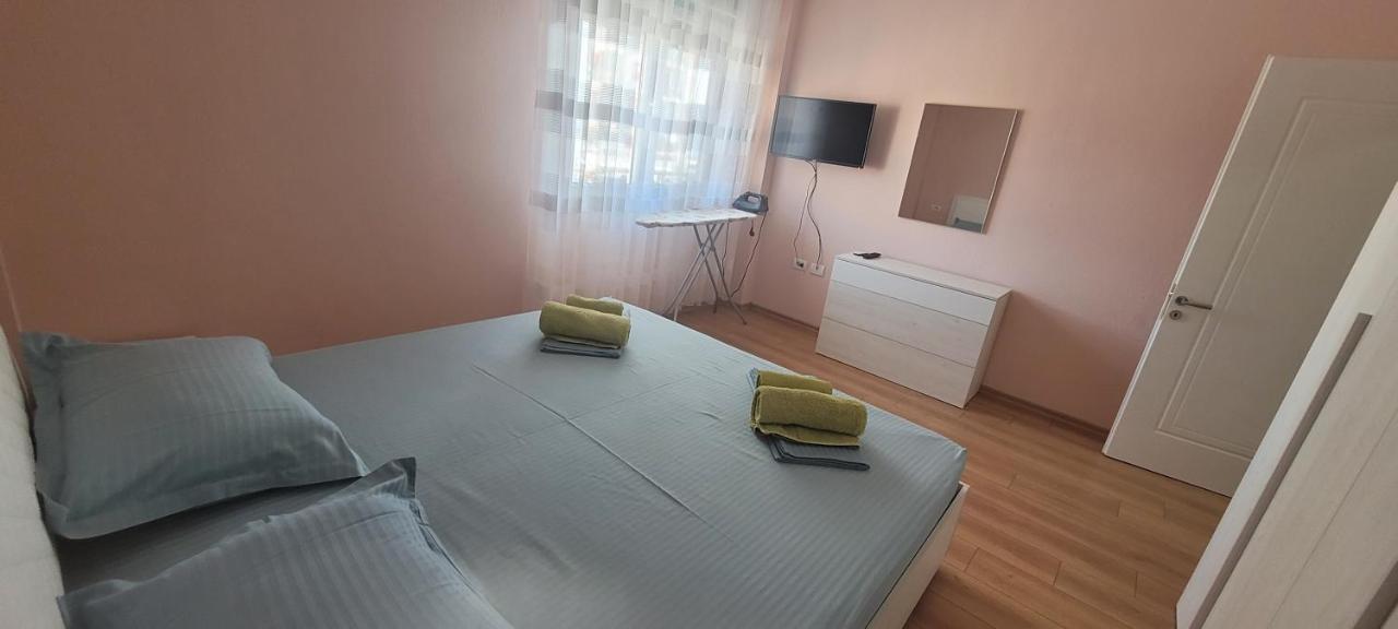 Beach View Apartment, Golem Dıraç Dış mekan fotoğraf